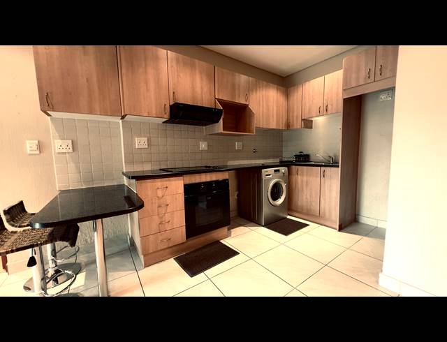 2 BEDROOM APARTMENT FOR SALE IN BRYANSTON